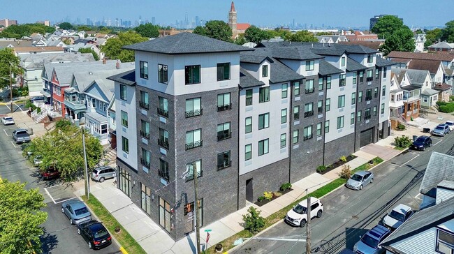 Building Photo - 140 Avenue B Unit 205