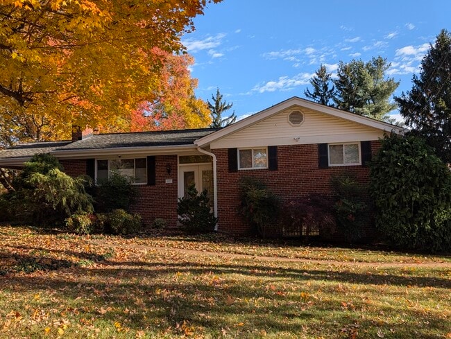 Front of home - 14519 Dowling Dr Unit 1