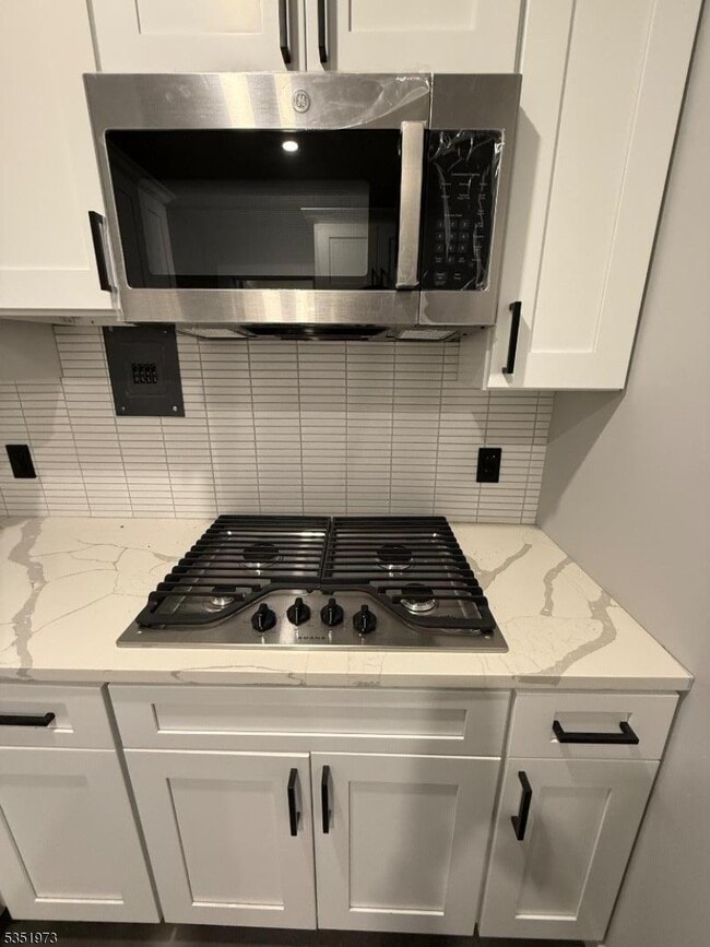 Photo - 19 Abbotsford Ave Unit 3