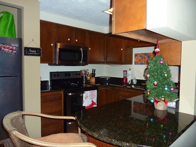 Building Photo - 1211 Highland Ave Unit HH202 BR1 (HOLR)