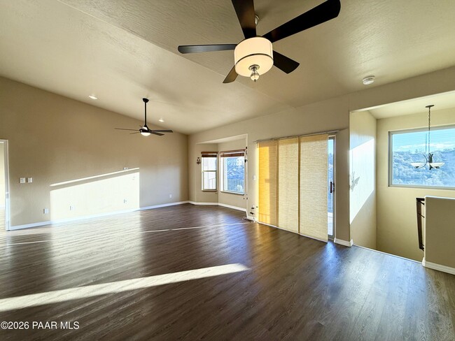 Photo - 2207 Sequoia Dr