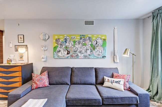 Building Photo - 510 Queens Rd Unit ID1043745P Rental