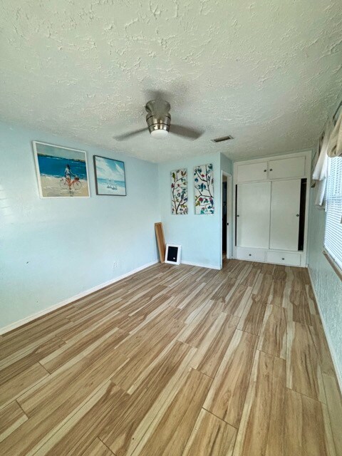 Photo - 757 52nd Ave N