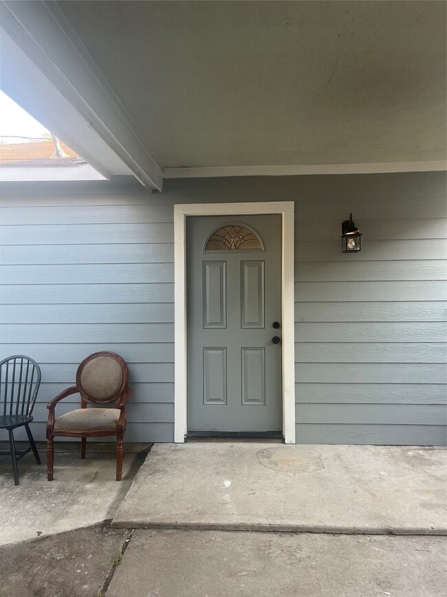 Building Photo - 10414 Norvic St Rental