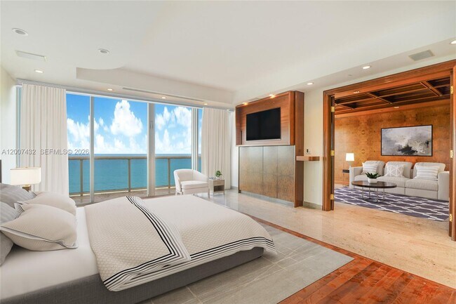9601 Collins Ave Unit T4