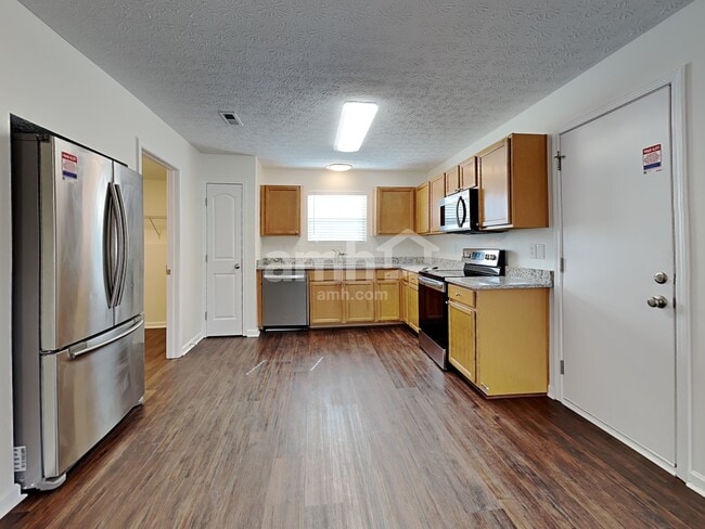 Photo - 1395 Ithaca Dr