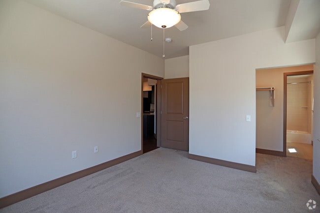 2BR, 2BA- 2B + Bonus Room