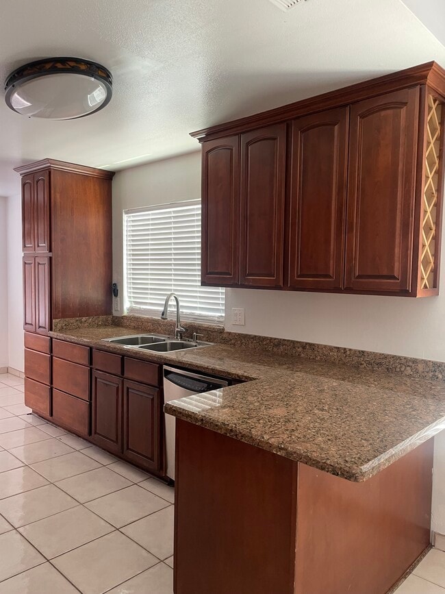 Photo - 4537 N 101st Ave