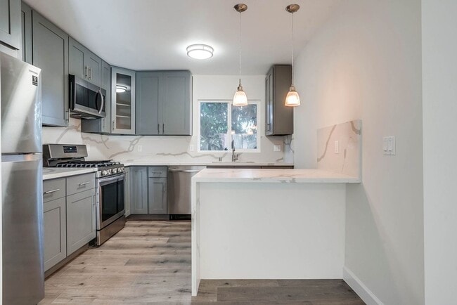 Photo - 343 Warren Ln