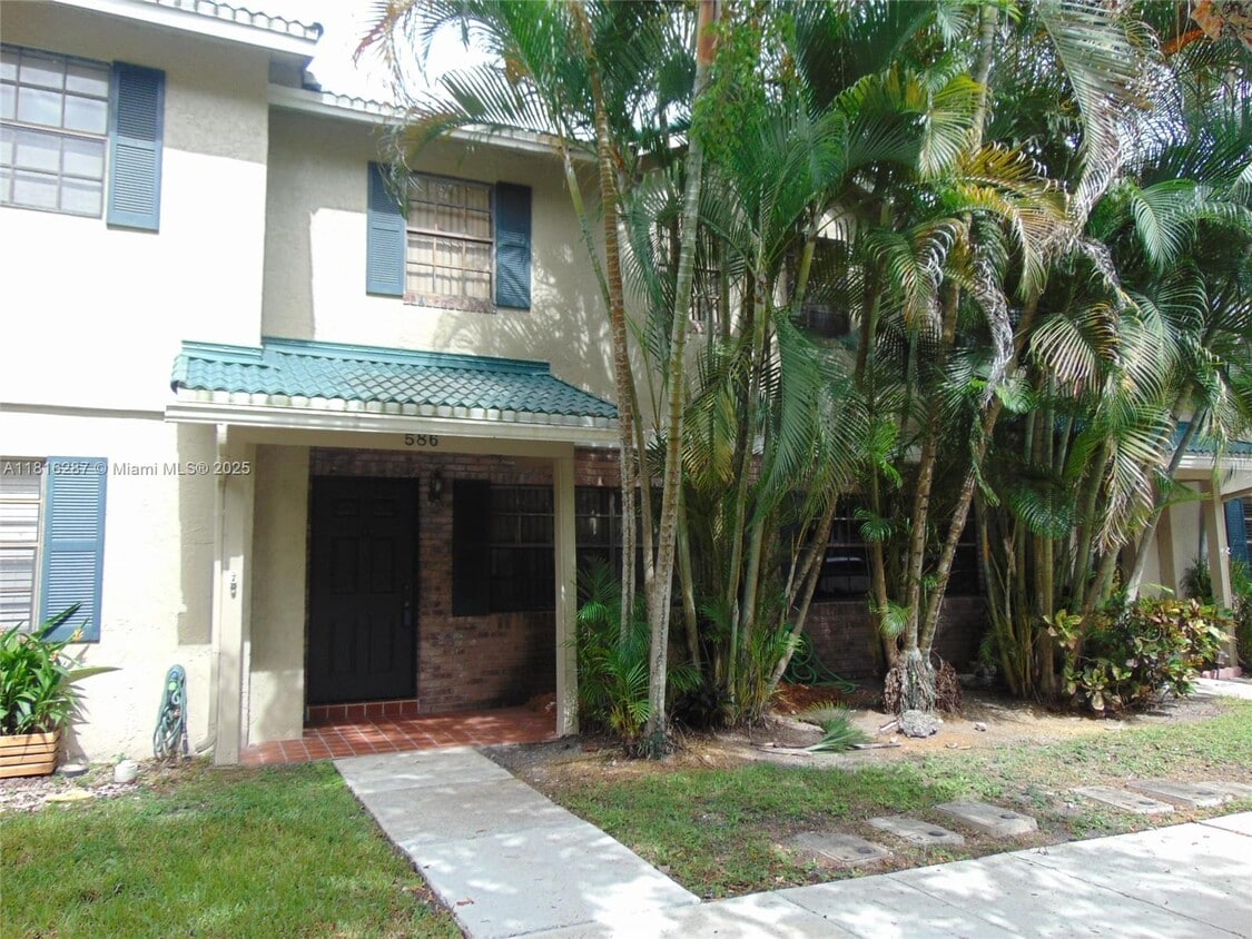 Photo - 586 Westree Ln (Plantation, FL)