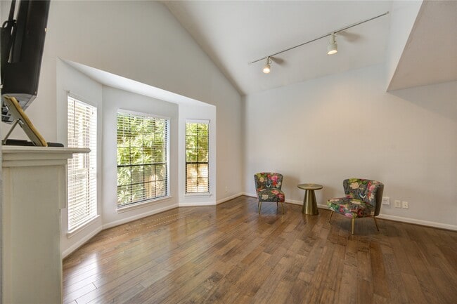 Photo - 4000 Purdue St