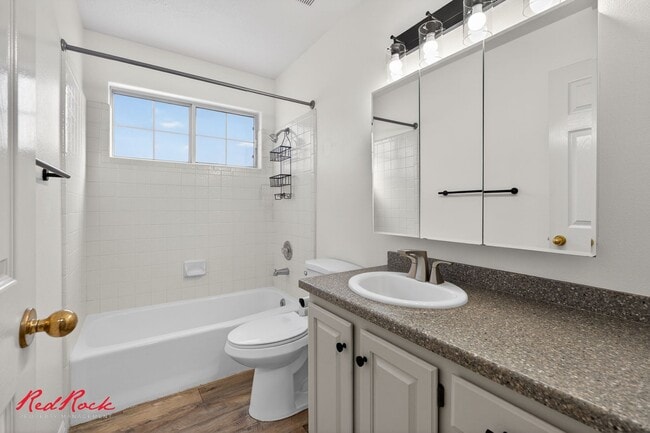 Photo - Charming 3 Townhome Close to Shopping