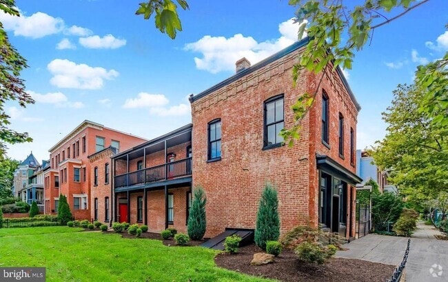 Building Photo - 1133 D St NE Rental