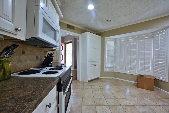 Photo - 3307 74th St