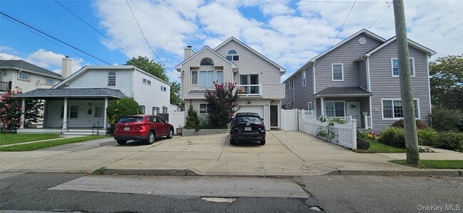 Photo - 558 Lincoln Blvd