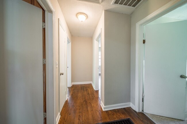 Photo - Half Off 1st Month's Rent!!