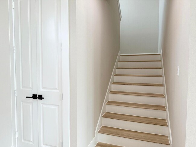 Photo - 2615 Liguria Ln