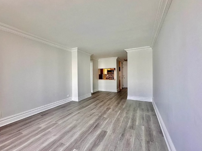 Photo - 377 Rector Pl Unidad 9I