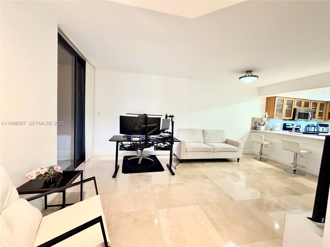 Photo - 15405 N Miami Lakeway Unit 207