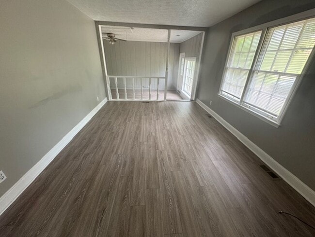 Photo - 143 Alton Dr