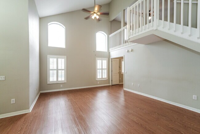 Photo - 30439 Wrencrest Dr