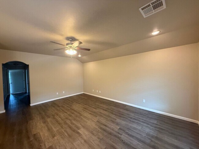 Photo - Luxury 2 Bedroom 2 Bathroom Cottage in 55+...