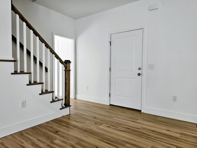 Photo - 394 Hensley St