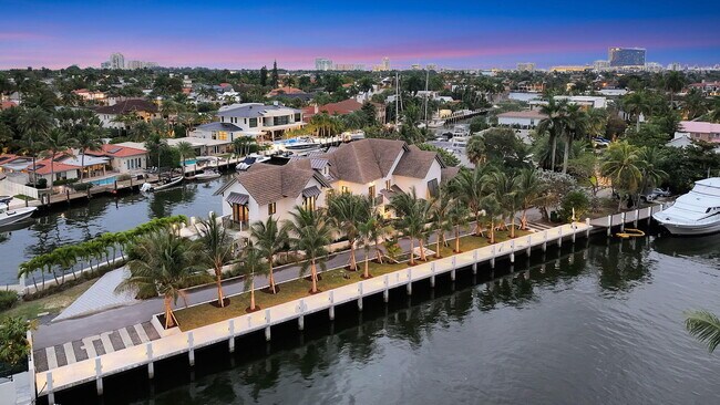 Photo - 400 Mola Ave