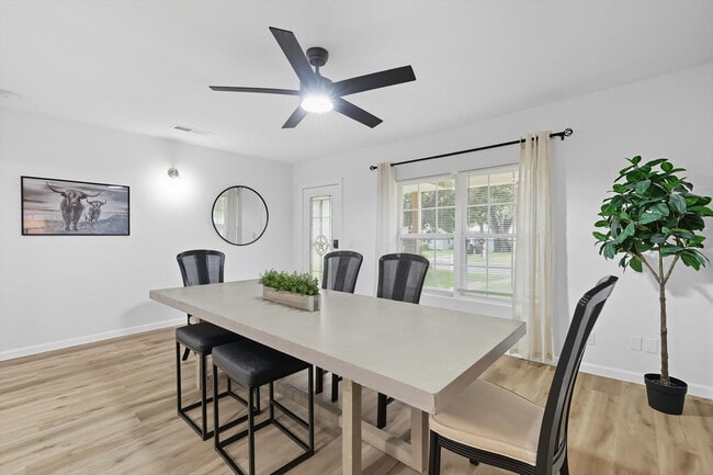 Photo - 327 W Texas St Unit ID1309041P