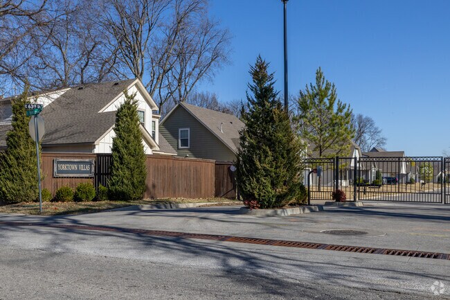 Entrance - Yorktown Villas