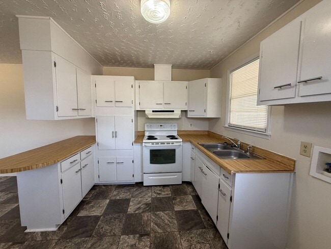 Photo - Spacious 3 bedroom house in Swansboro