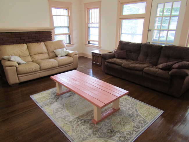 Building Photo - 163 W End Ave Unit 4 Rental