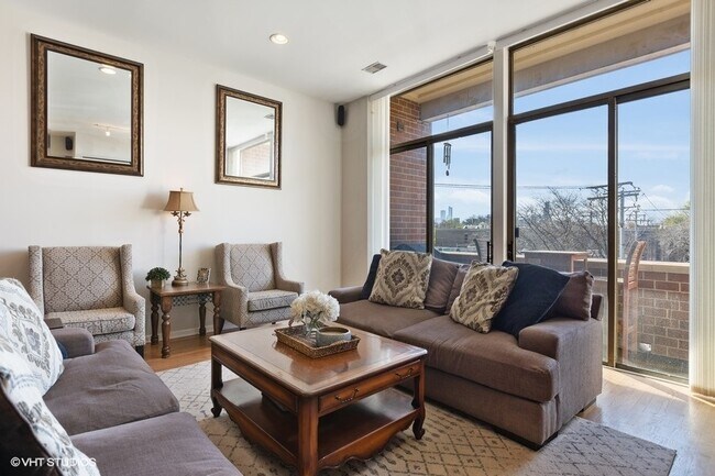 Photo - 1350 W Fullerton Ave Unit 302