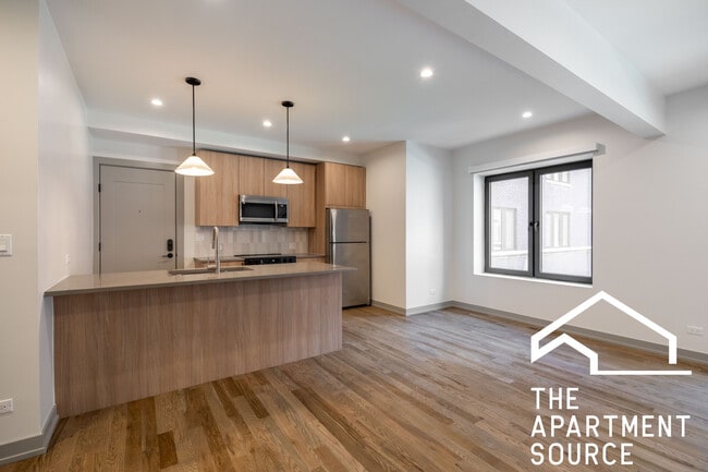 Building Photo - 1333 W Estes Ave Unit 1A Rental