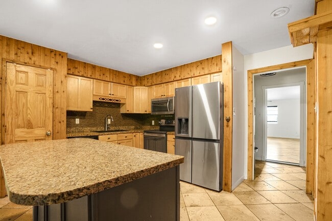 Photo - 700 Anderson Rd