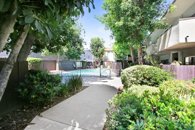 Photo - Sepulveda Apartments
