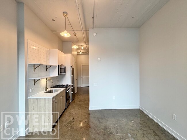 Photo - 152 W Huron St