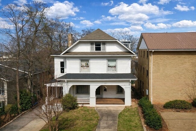 Building Photo - 2134 16th Ave S Unit A