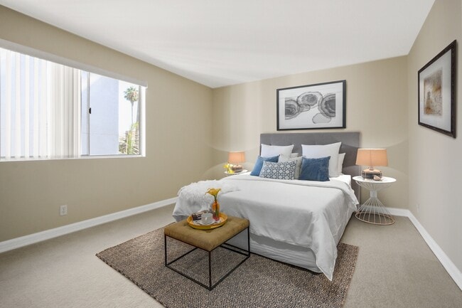 115 Doheny Apartments