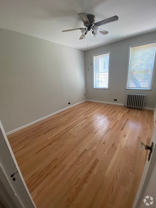 Building Photo - 2568 14th St Unit Ground Floor Rental