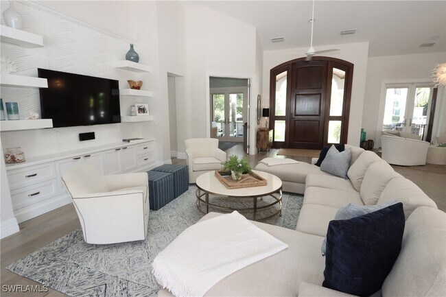 Photo - 875 Gulf Shore Blvd S