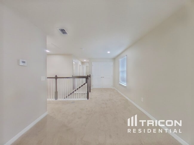 Photo - 3608 Voyager Ln