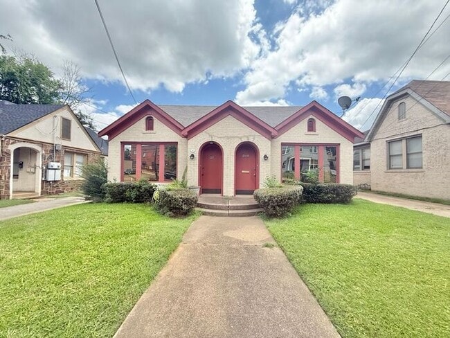 Building Photo - Charming Downtown Living in Tyler! 1 Bedroom 1 Bath! Available Now!