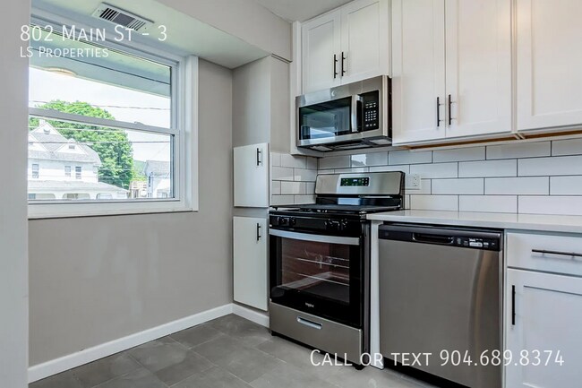 Photo - 802 Main St Unit 3