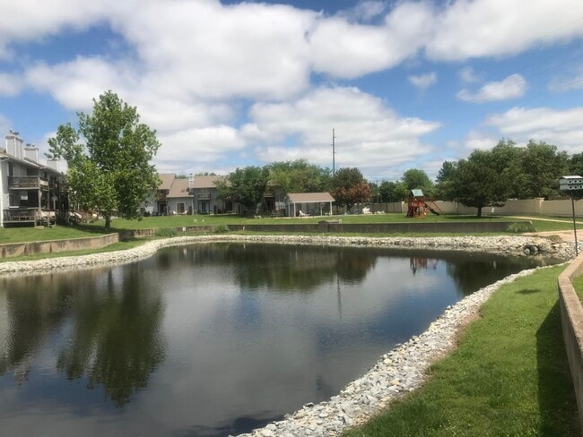 Photo - 101 S Rock Rd