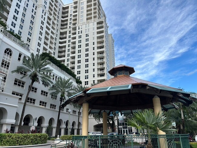 Photo - 511 SE 5th Ave