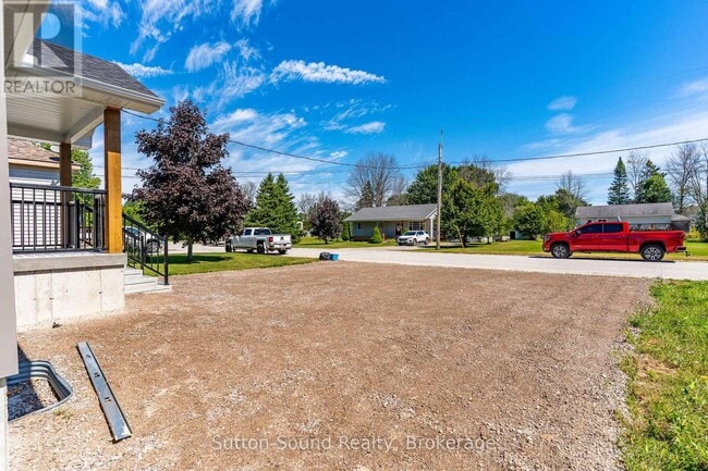 Photo - 486 Dawson St