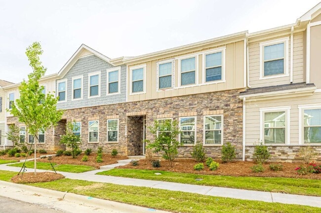 Photo - 317 Planters Trace Ln