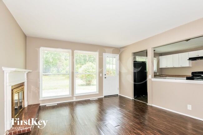 Photo - 2415 Greenbriar Dr