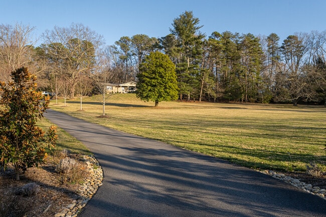 Photo - 9 W Haven Ln